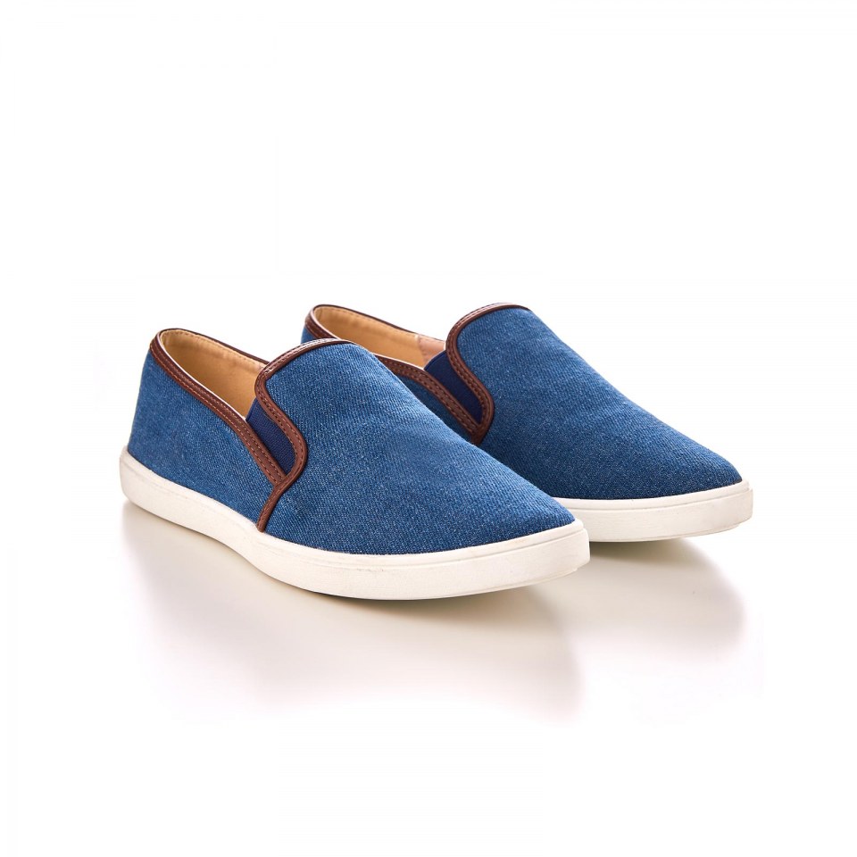 shoe product photography by Photo Bro